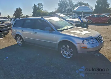 2005 Volkswagen Passat Gls z USA, uszkodzony, nr VIN WVWCD63B05E135281